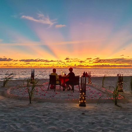 Ukulhas Villa Oceanview Hotel & Spa エクステリア 写真