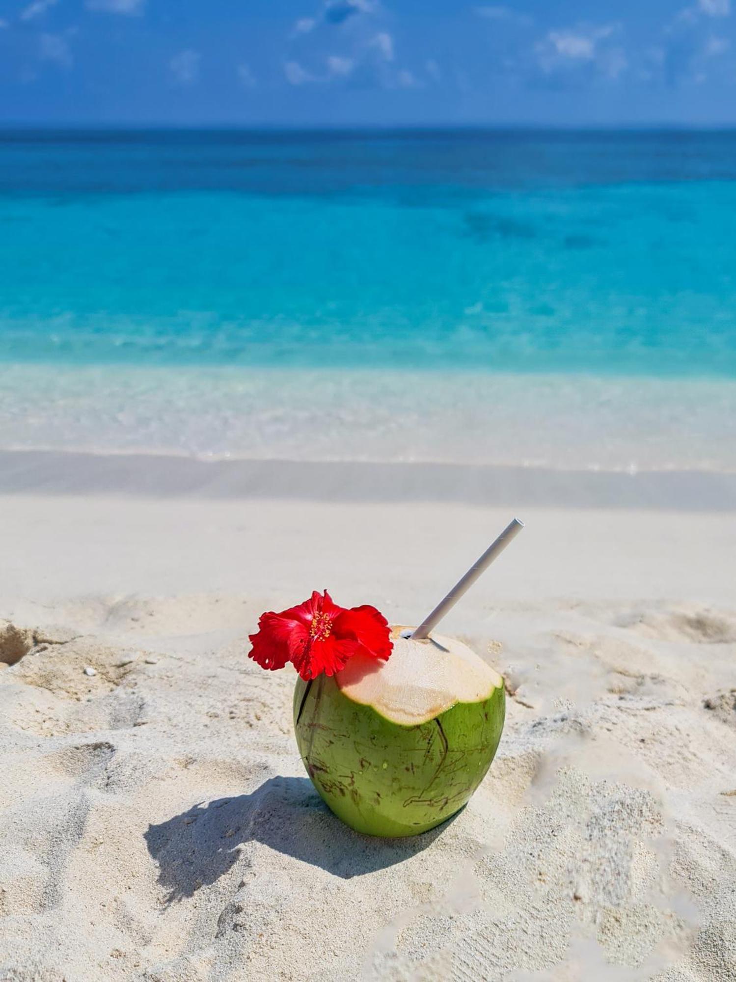 Ukulhas Villa Oceanview Hotel & Spa エクステリア 写真