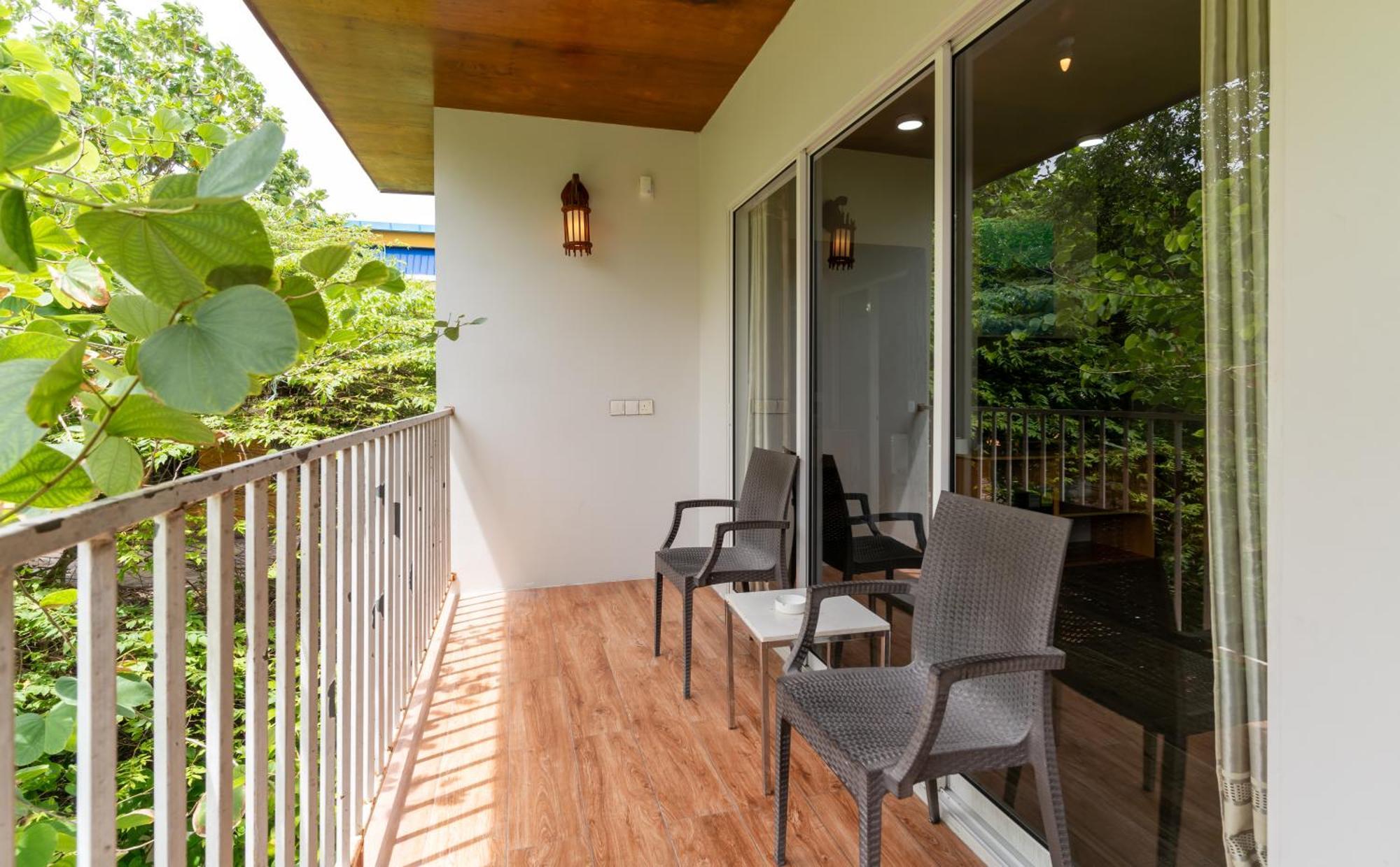 Ukulhas Villa Oceanview Hotel & Spa エクステリア 写真