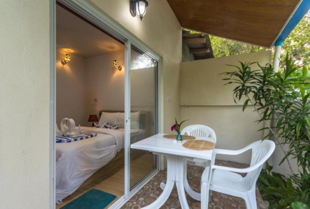 Ukulhas Villa Oceanview Hotel & Spa エクステリア 写真